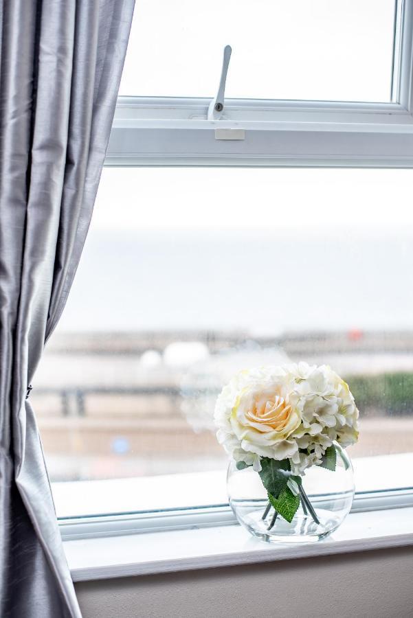 Mars Hotel Seaview Блекпул Екстериор снимка